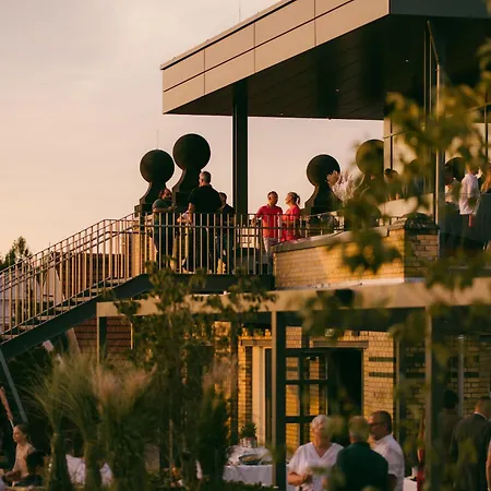 Fabrik Hotel *