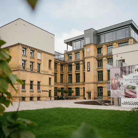 Hotel Fabrik *