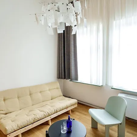 Fabrik Hotel *