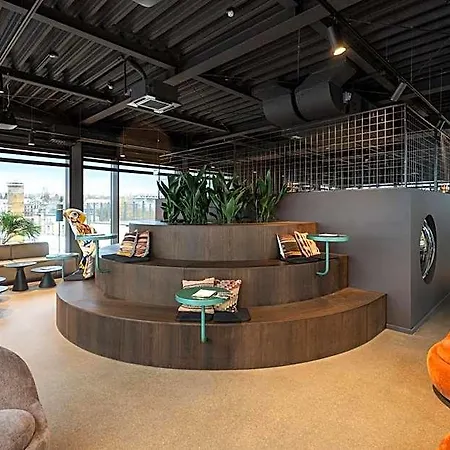 Fabrik Hotel *