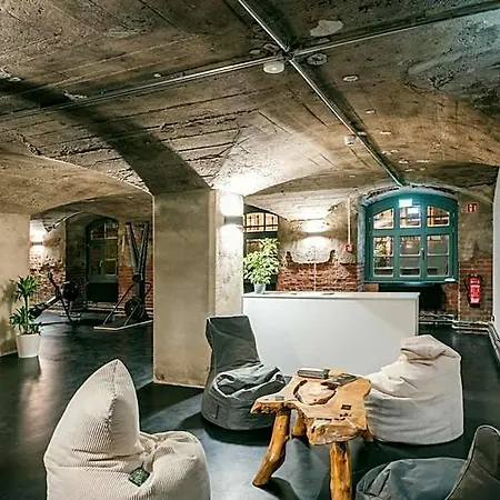 Hotel Fabrik *
